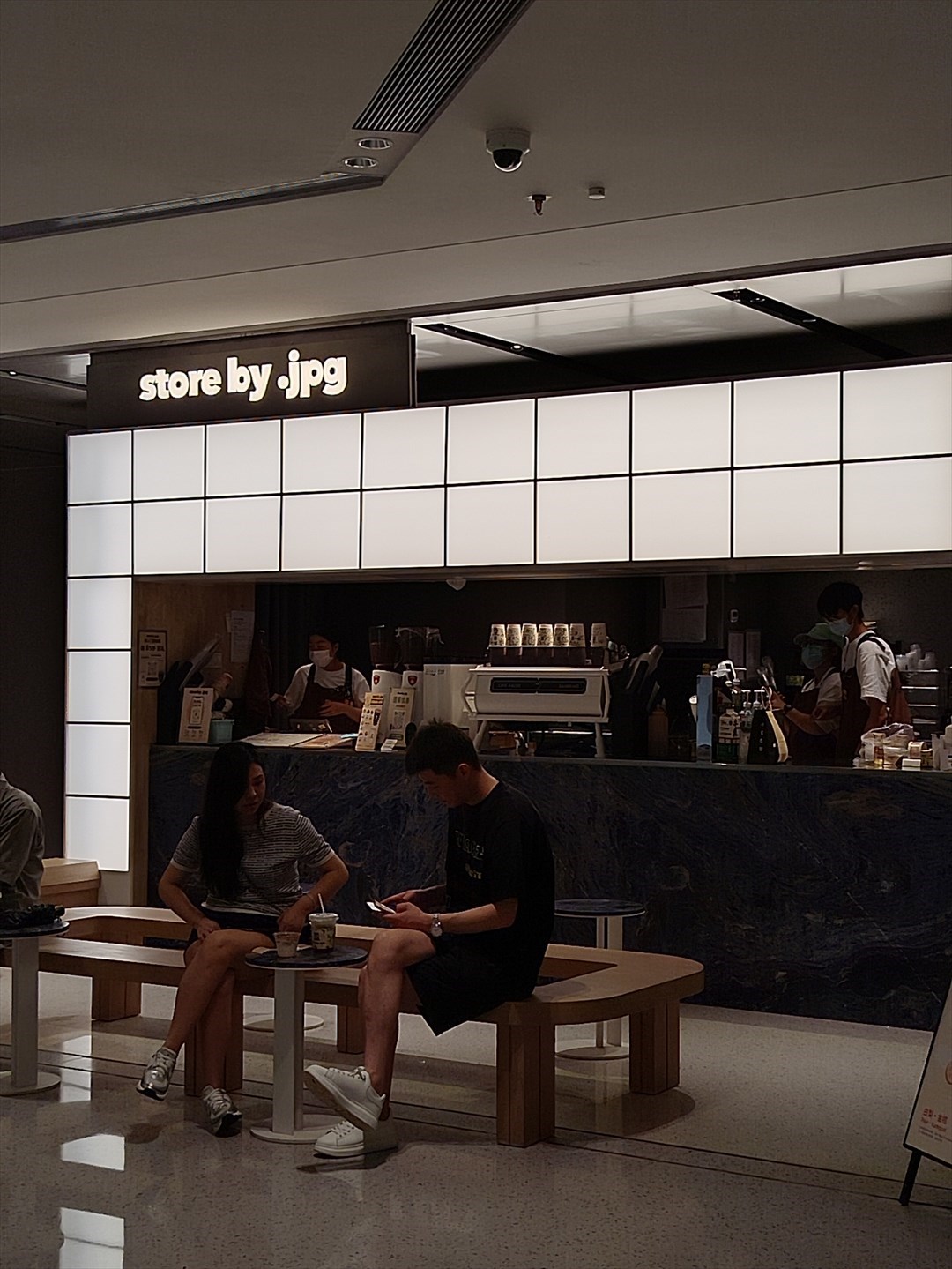 store by .jpg (深圳万象城)