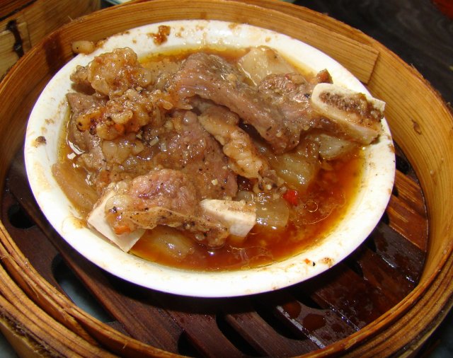 今天的牛仔骨有点肥！