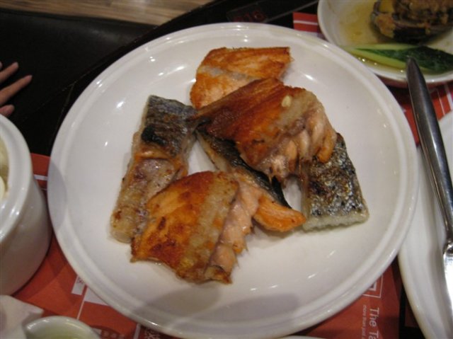 烧三文鱼骨，鱼尾（正正正）