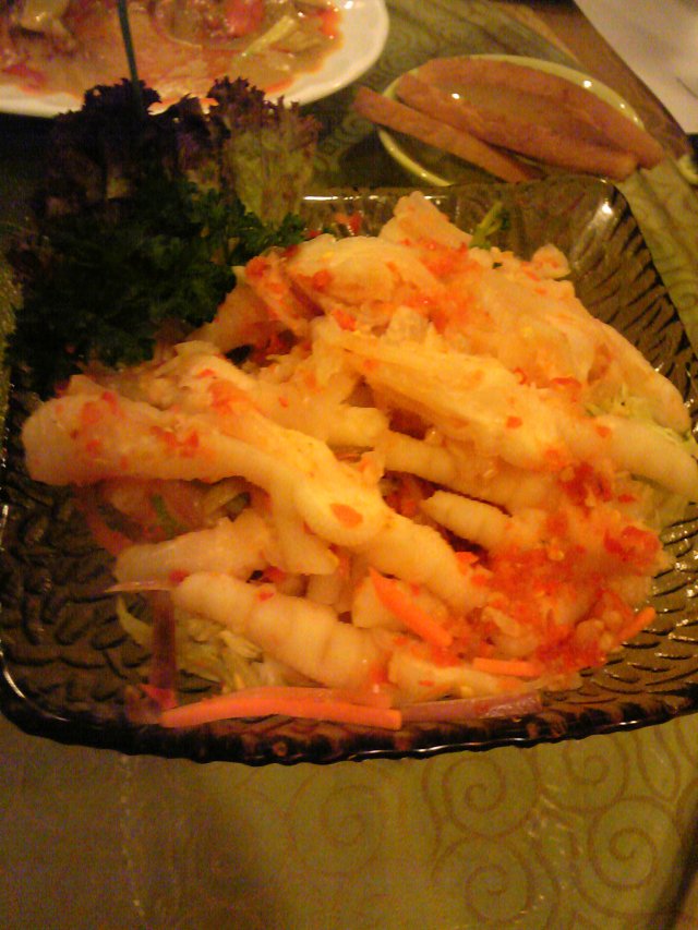 泰式凤爪也是必点的~！