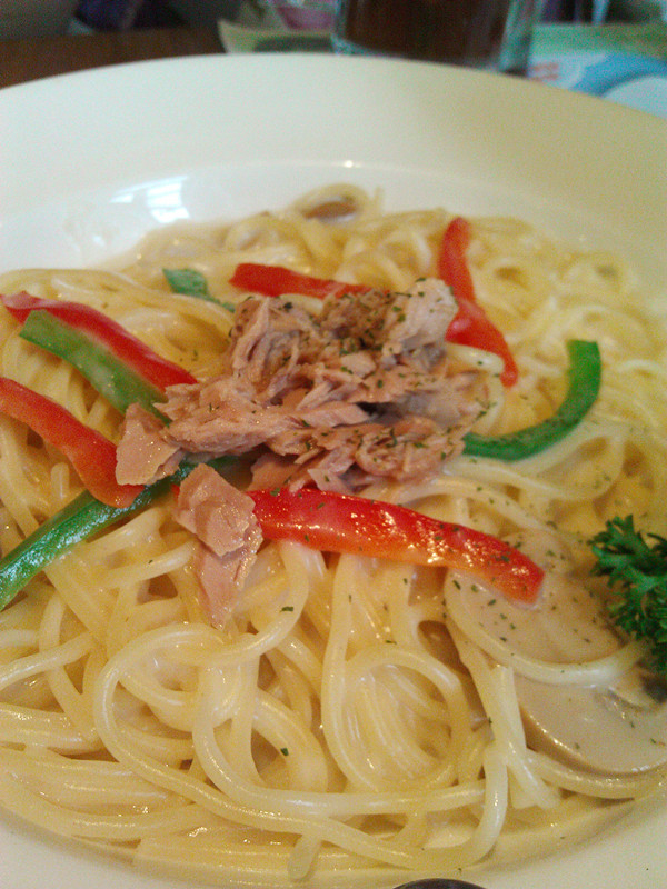 吞拿鱼白汁意粉