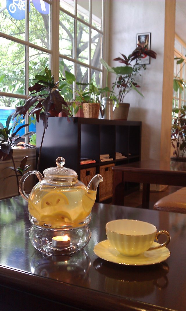 热蜂蜜柠檬茶