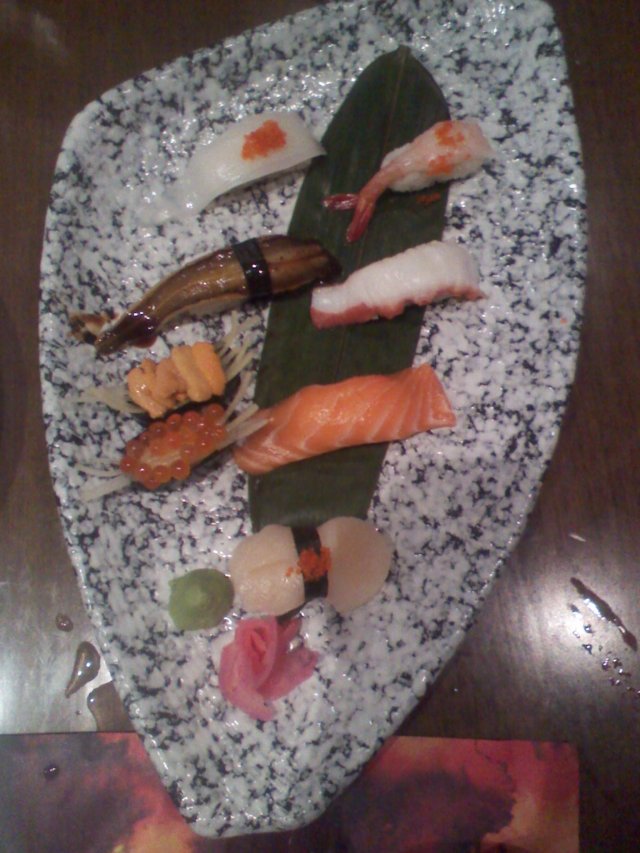 寿司拼盘，128元，个人觉得最好吃就是鳗鱼寿司，其他一般