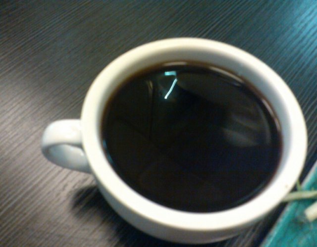 姜茶,妈妈说跟凉茶一个味,难喝,最后只喝了一小口