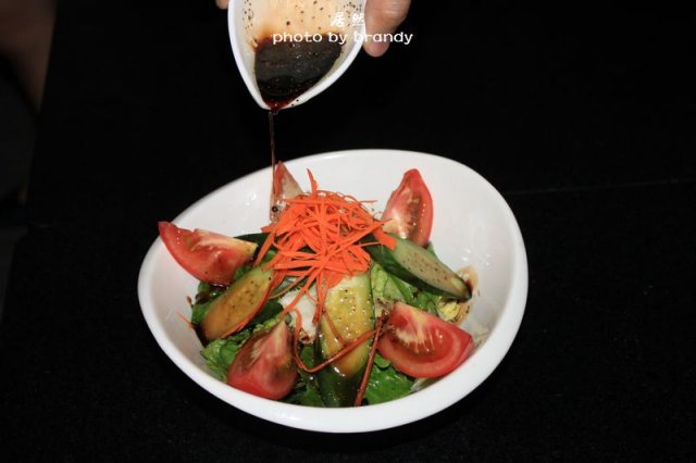 杂锦沙拉 搭配的意大利黑醋汁 博得全场人民的一直喜爱！