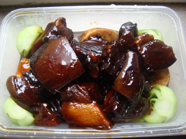 红烧肉拼蛋