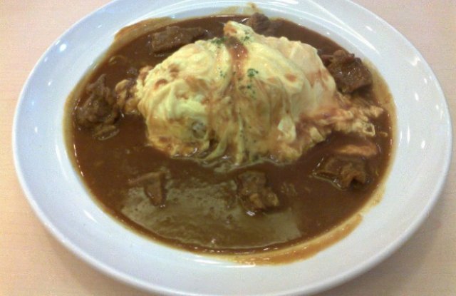 咖喱牛肉蛋包饭