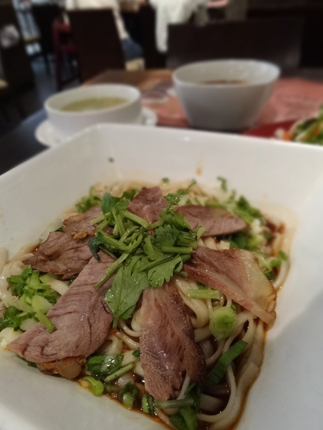 牛肉拌面