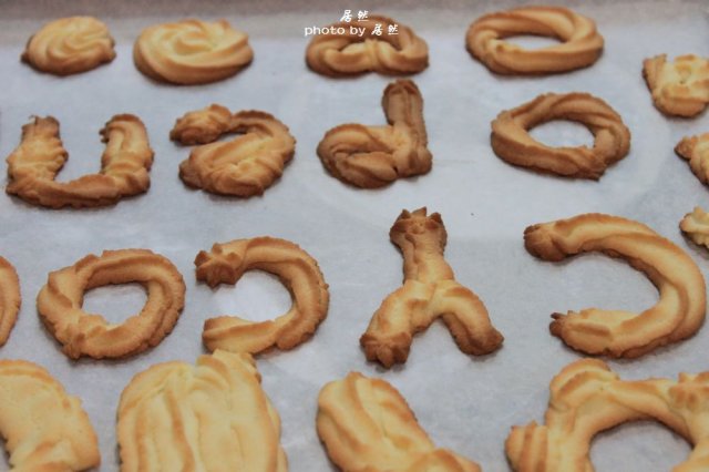 看看咱们出来的作品，很有成就感是不是？虽然是各种扭曲变形不完美！但是真心一早赶过来的处女作哇！