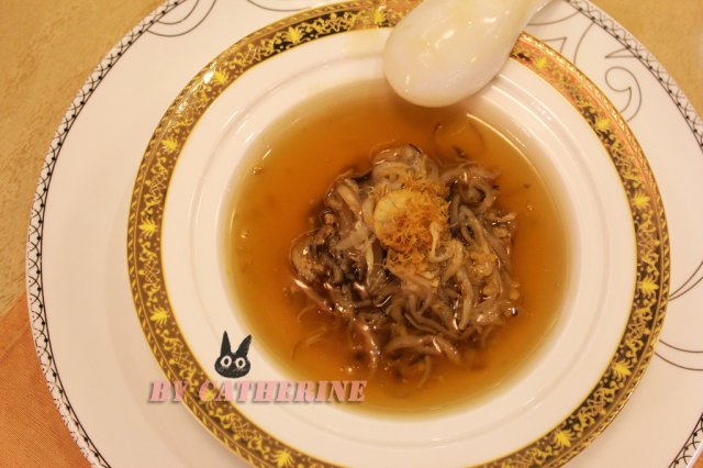 金蒜红烧鲨鱼皮