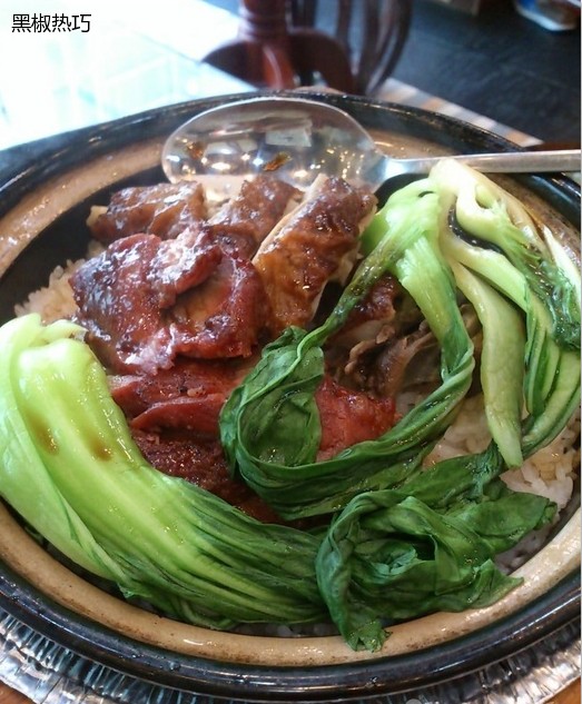 烧味双拼煲仔饭