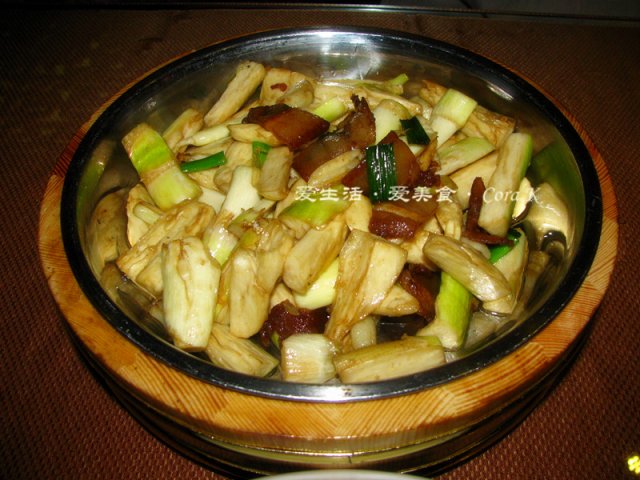 大盘炒茭白