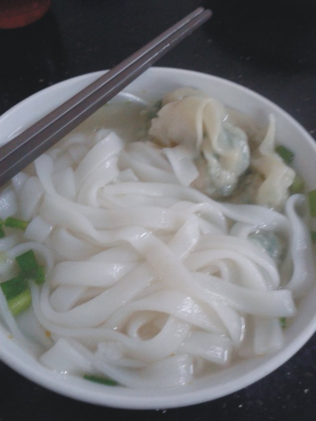 饺子河粉