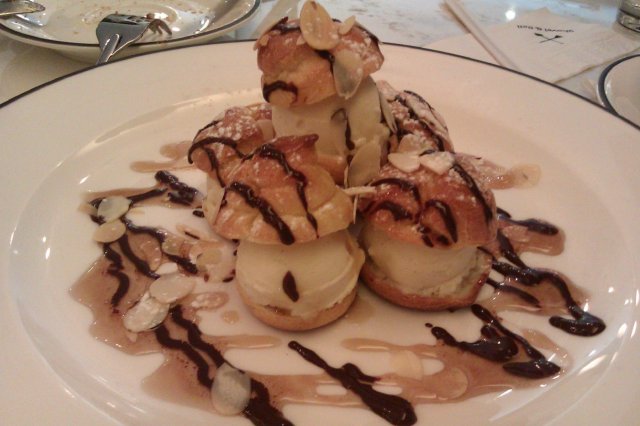 法国巧克力冰淇淋泡芙塔