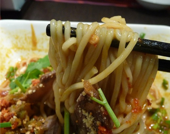 麻酱牛腱捞面
