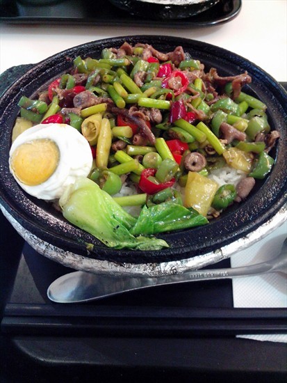 泡椒鸡杂煲仔饭