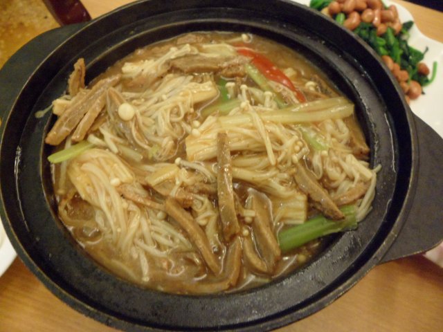 唔似牛肉嘅金菇牛柳煲