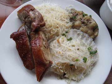 那个烤鸡块挺多肉的