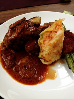 鹅肝牛排