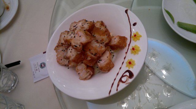 手打墨鱼饺酿油条