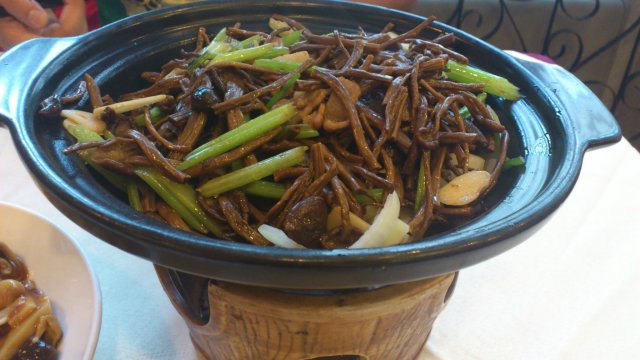 干锅茶树菇