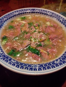 酸汤嫩牛肉