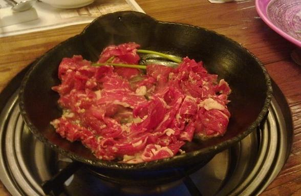 牛肉炒蘑菇