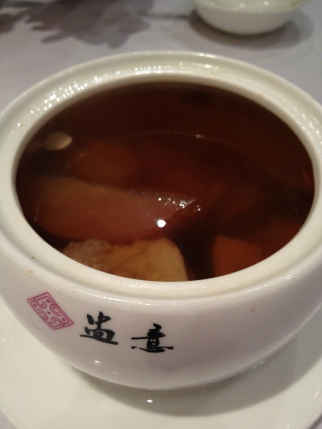 南北杏雪梨炖猪肺