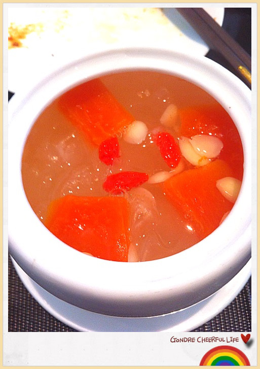 杏仁银耳炖木瓜