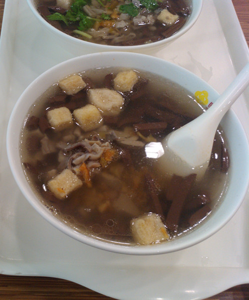 么放香菜的老鸭粉丝汤
