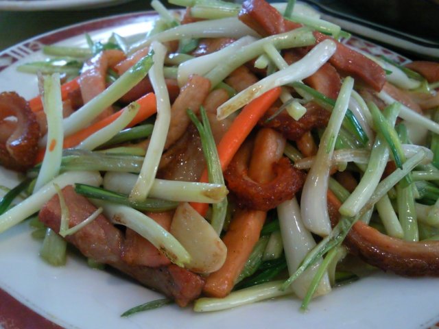 烧肉炒荞菜