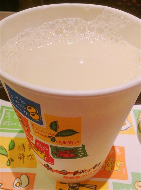 早餐也是很超值,豆浆 油条才6块,豆浆的味道还是肯德基的豆浆,大集团