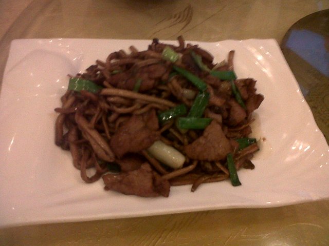 鲜茶树菇炒牛肉