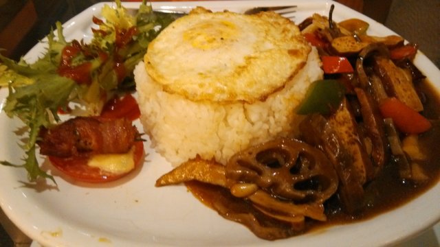 劲爆尖椒卤藕牛肚饭