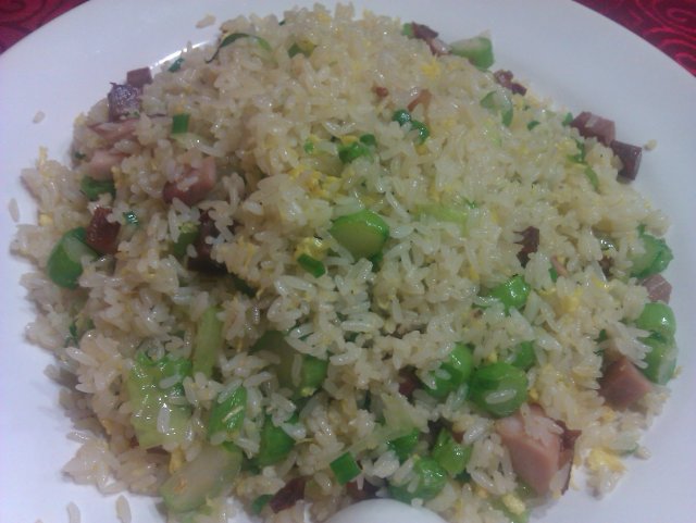 叉烧菜心粒炒饭