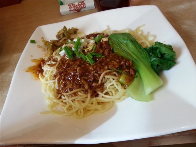 肉酱面
