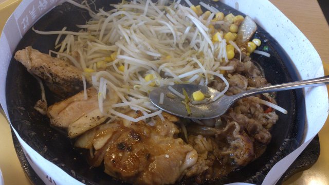 BBQ烤牛肉+鸡排饭