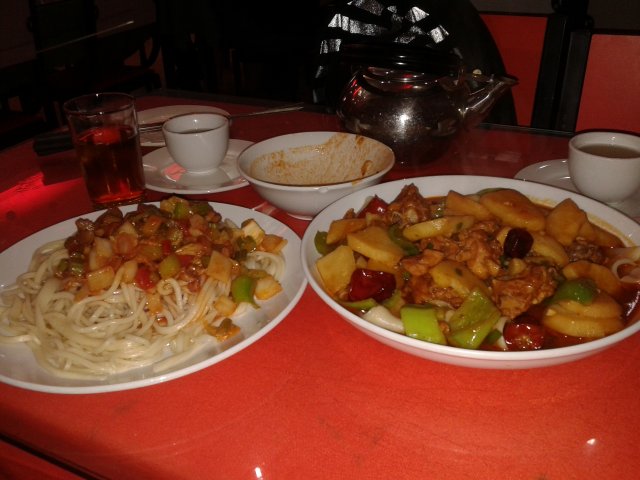 大盘鸡和拉条子