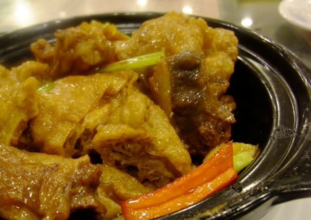 香焖牛筋腩