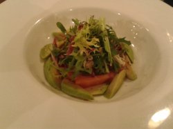 生鲜三文鱼 卷 牛油果 配沙拉菜 面包