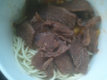 牛肉热干面