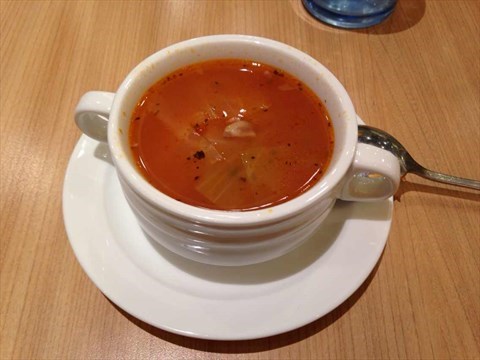 昨天去必胜客吃饭,点了一个汤,看上去蛮不错的,有点罗宋