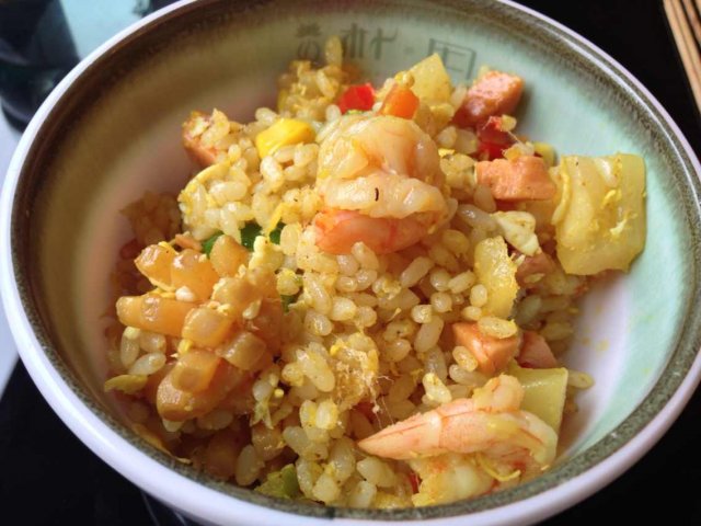 泰式菠萝海鲜炒饭