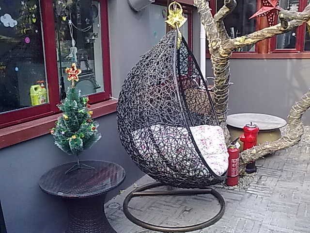 院内秋千座椅