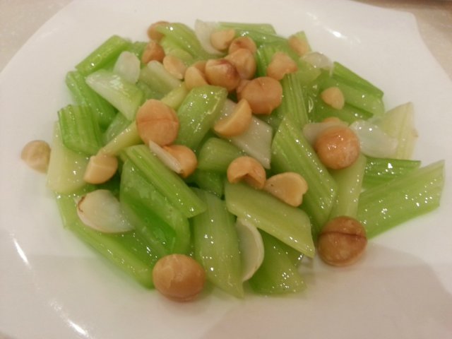 西芹百合炒夏果