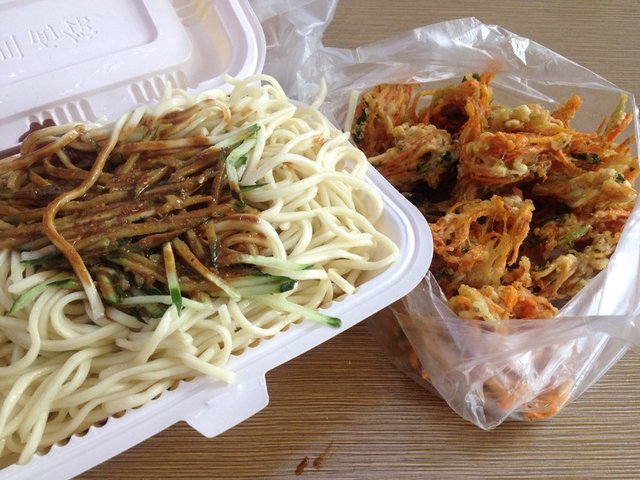 凉面，蔬菜卷
