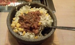 黑椒鸡腿肉石锅拌饭
