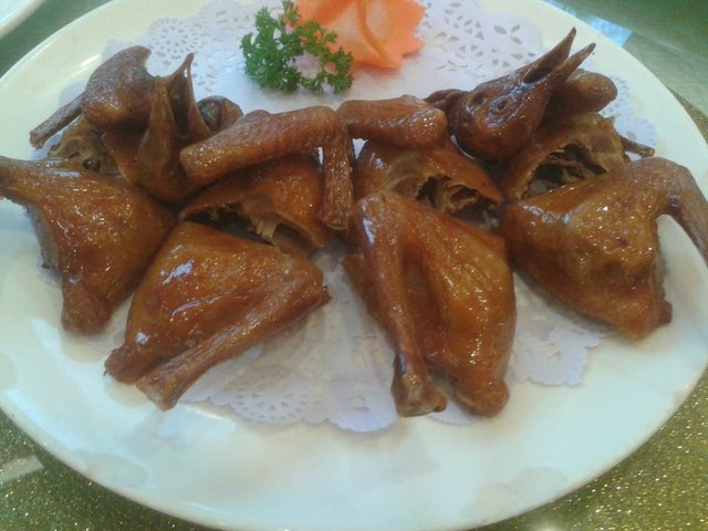 红烧乳鸽