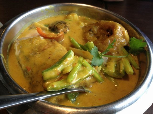 咖喱椰汁海鲜煲