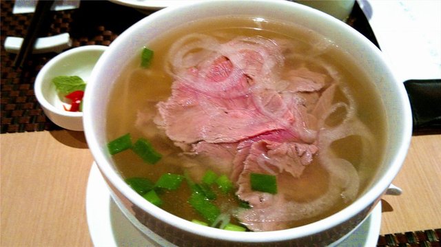 生牛肉河粉
